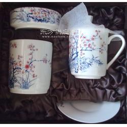 生產(chǎn)陶瓷辦公杯子筆筒煙灰缸廠家加工定做陶瓷辦公用品三件套定制加工