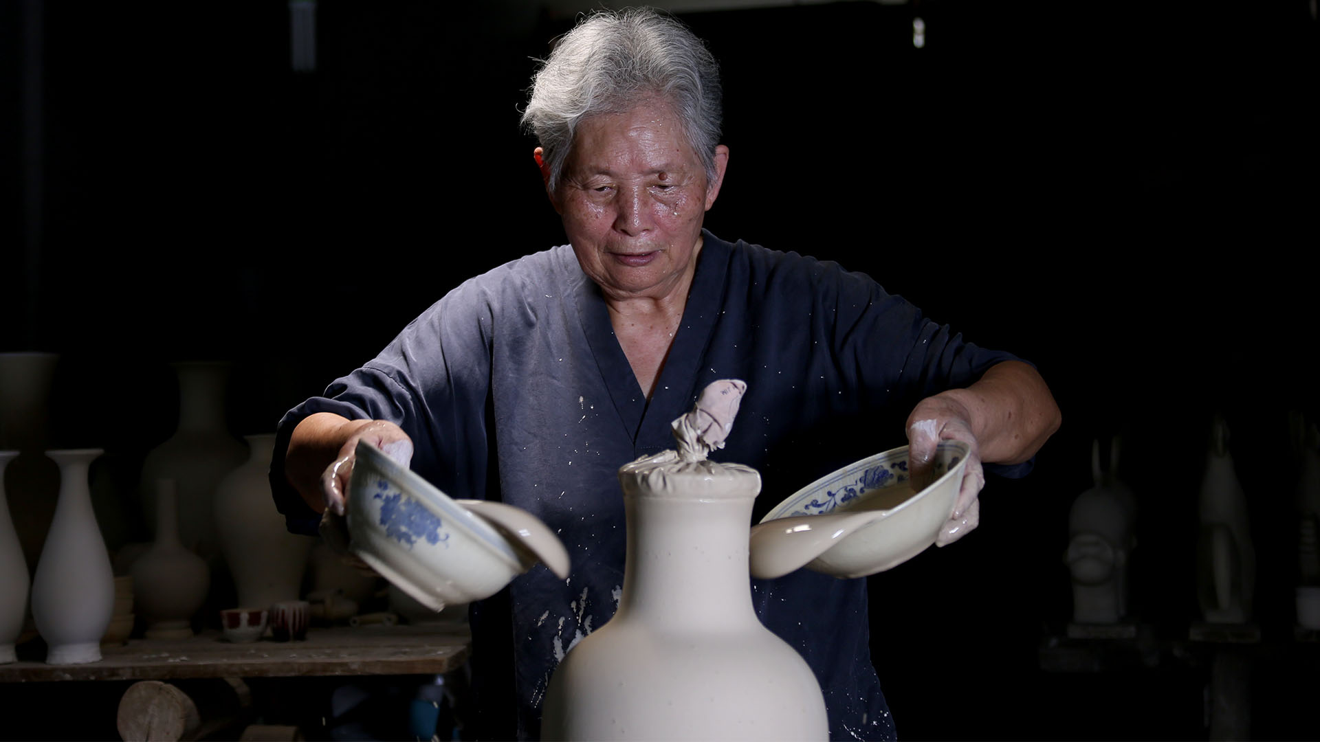 景德鎮(zhèn)手工制瓷技藝(顏色釉燒制)非遺傳承人 鄧希平 &ndash; 大雅堂非遺茶