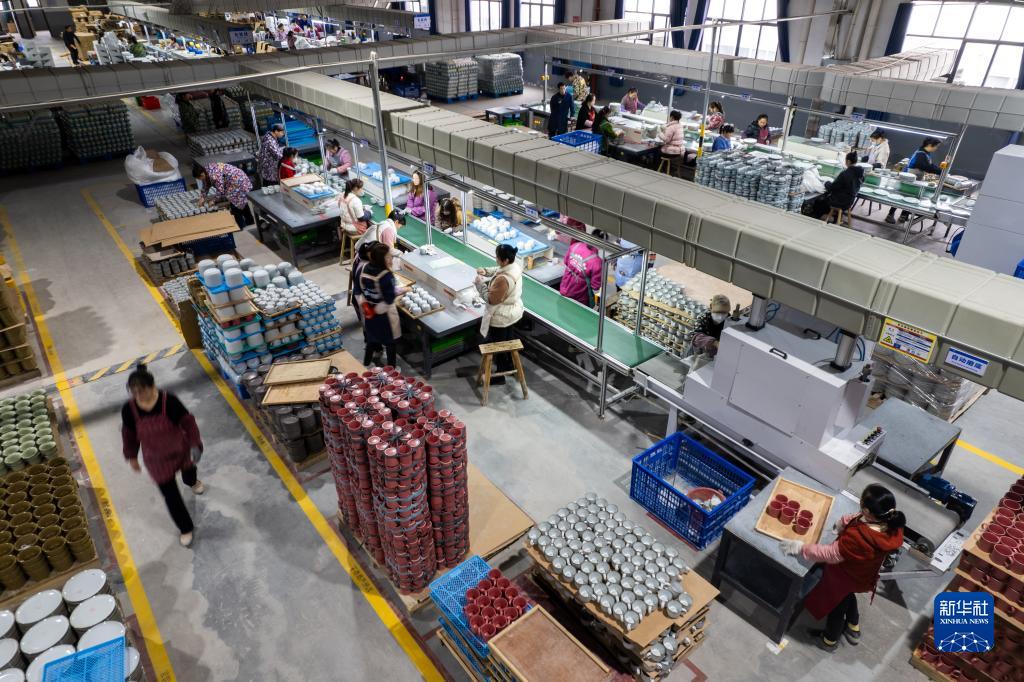 新華全媒+丨湖南醴陵:陶瓷產業產銷旺