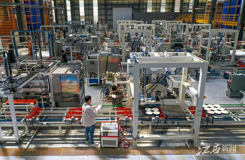 湘東 智能制造推進陶瓷產(chǎn)業(yè)轉型升級